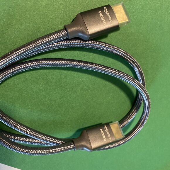 Amazon Basics Ultra High-Speed 8K HDMI Cable 3ft Gray Braided Cable audio/video - Picture 11 of 11